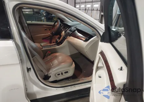 2010 Ford Taurus Limited из США, поврежденный, VIN 1FAHP2FW5AG161612